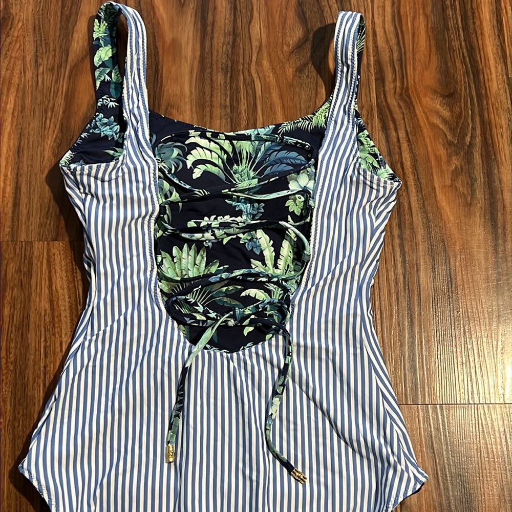 Tommy Bahama Art Of Palms Reversible Lace Back One Piece - Picture 14 of 16